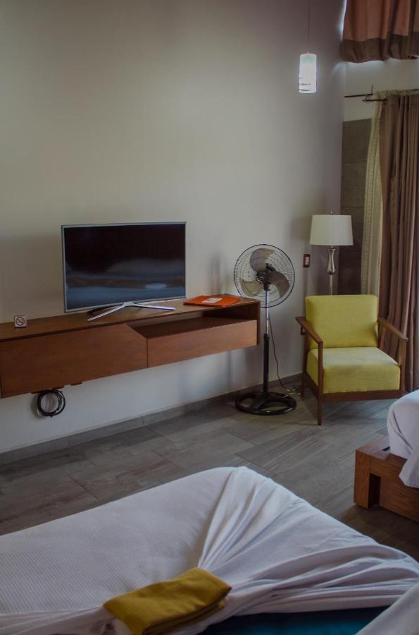 Hotel Rancho Tabachines Zitacuaro ภายนอก รูปภาพ